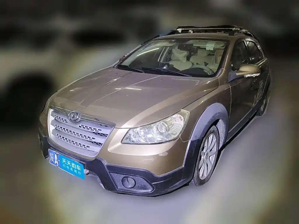 Dongfeng Aeolus Dongfeng Fengshen H30 2013 2012 CROSS 1.6L Automatic Premium