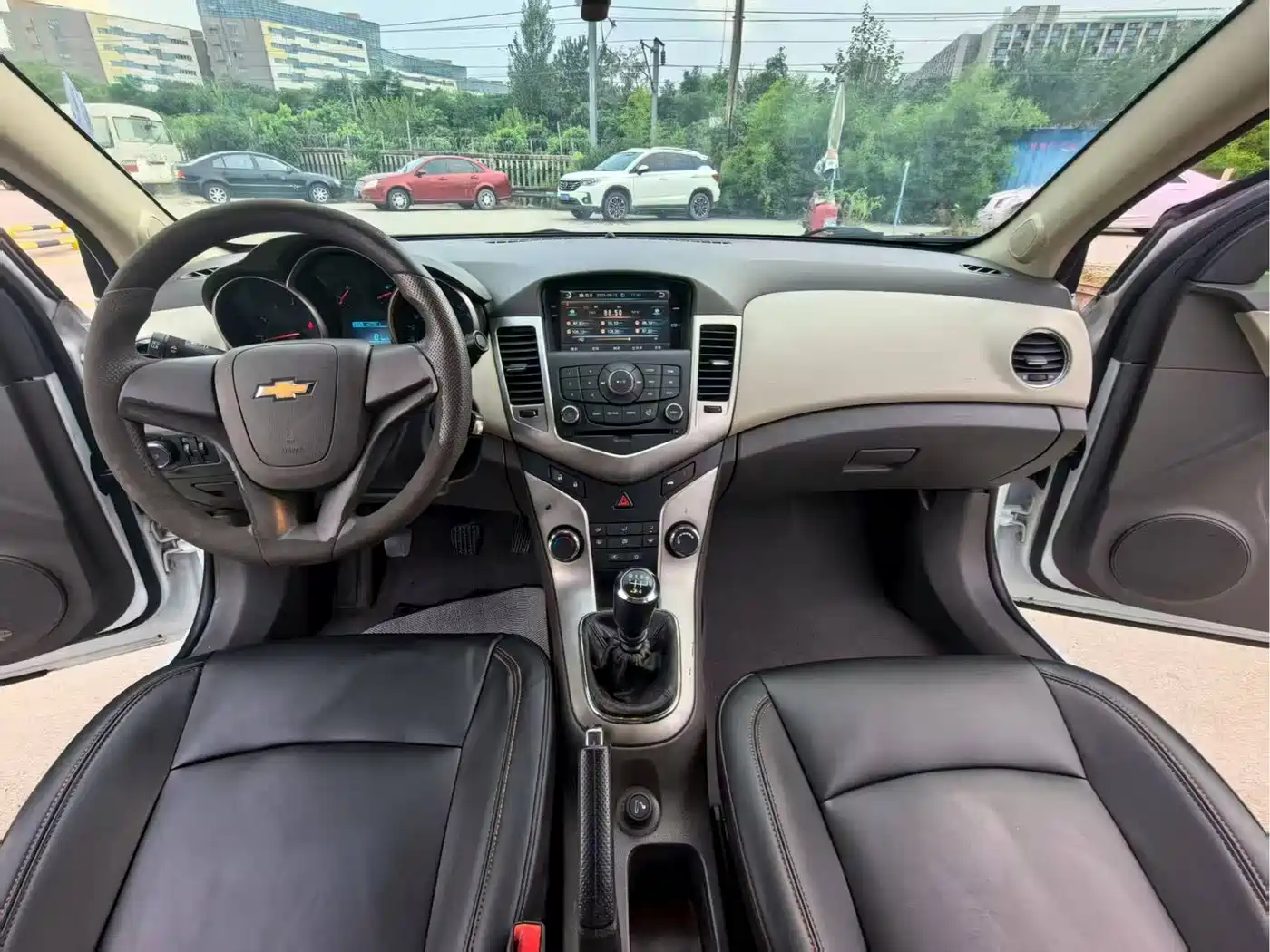 Chevrolet Cruze 2015 1.5L Classic SE MT фото 4