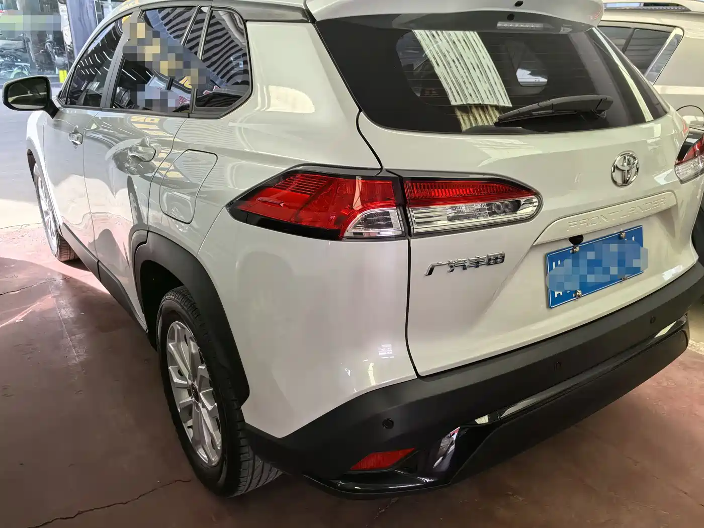 Toyota Frontlander 2024 2.0L CVT Elite Plus Edition фото 4