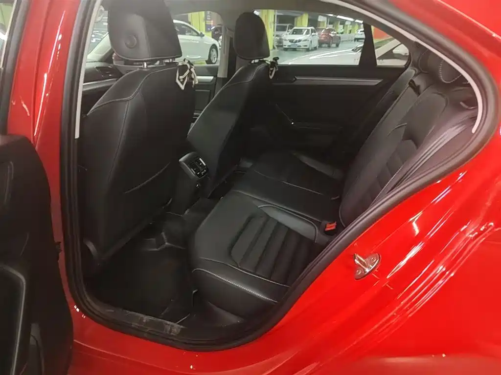VOLKSWAGEN LINGDU