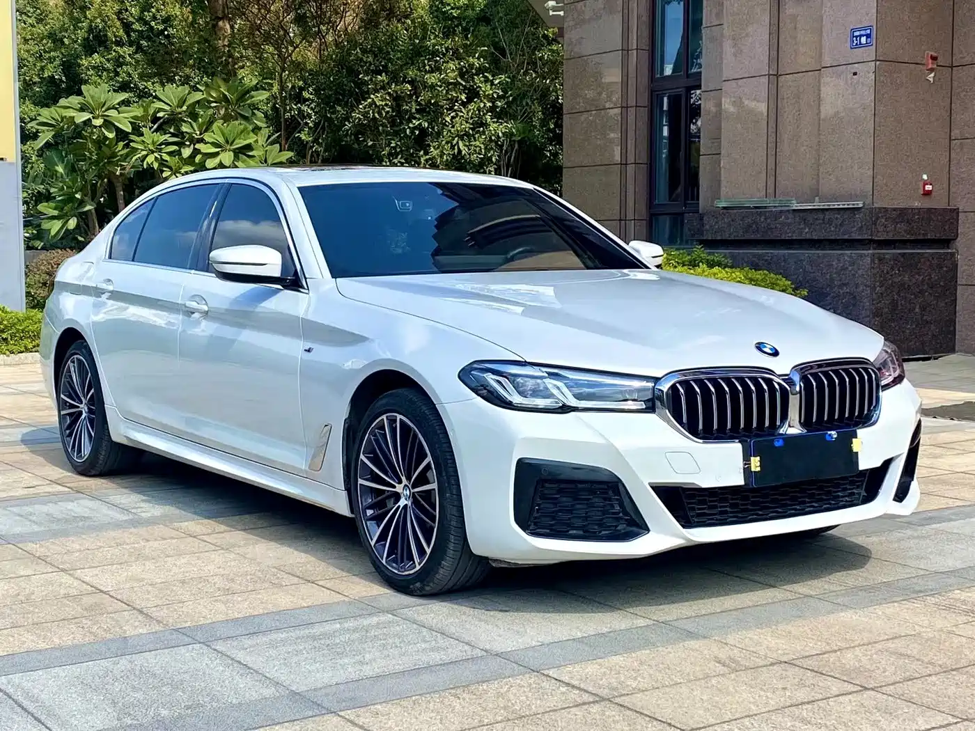 BMW BMW 5 Series 2022 Facelift 530Li Leading M Sport Package