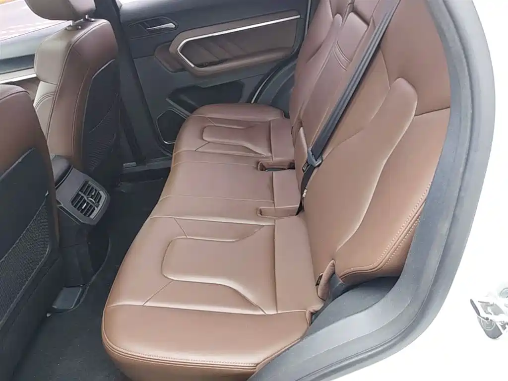 Photo 17 - Haval H6
