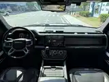 Photo 10 - Land Rover Defender