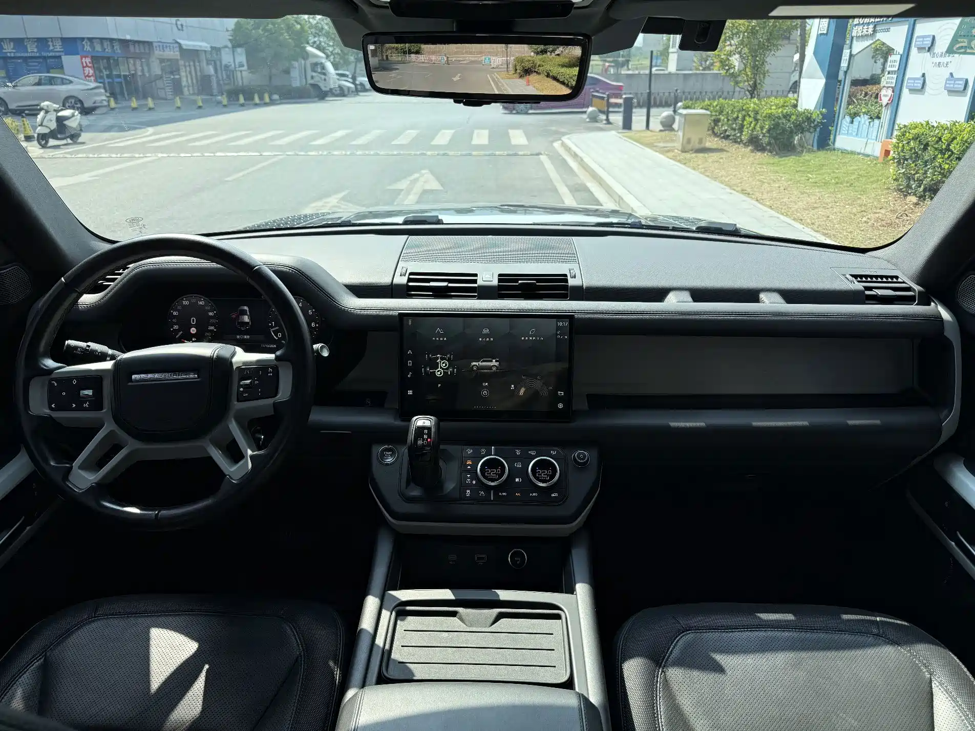Photo 10 - Land Rover Defender