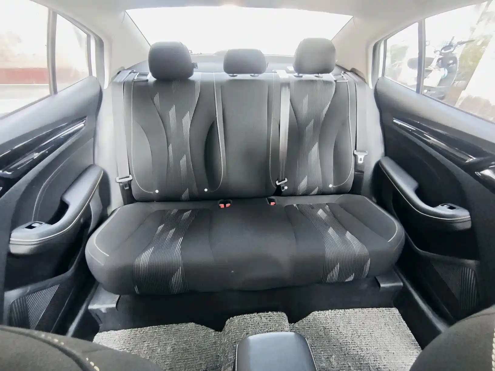Фото 7 - Roewe i5