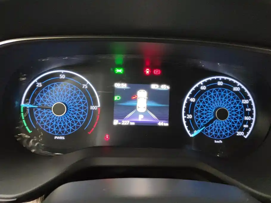 Photo 14 - Hongqi E-QM5