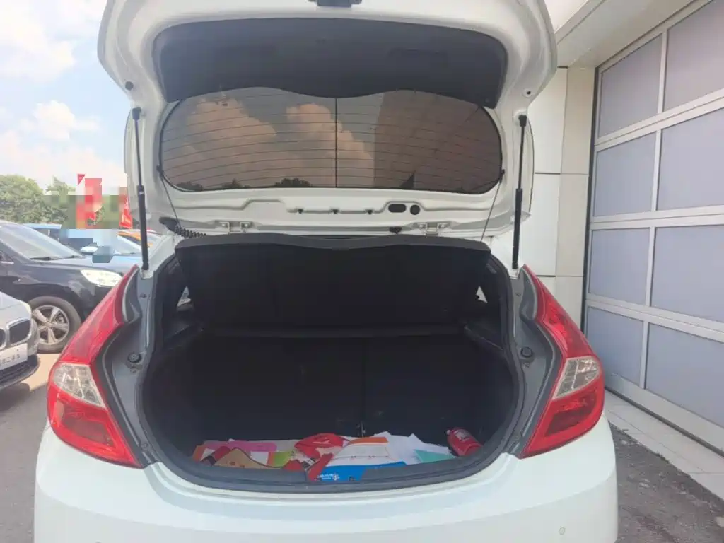 Hyundai Reina 2015 2014 1.4L Manual GLX