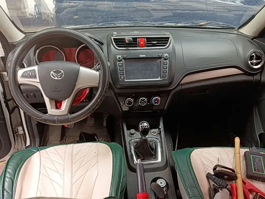 BAIC Huansu S3 2017 2017 1.5L Manual Luxury