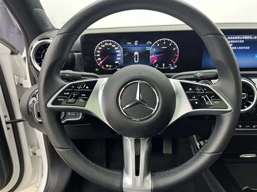 Mercedes-Benz A-Class 2023 A 200 L Dynamic фото 8