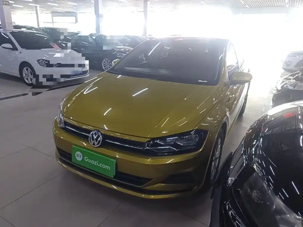 Фото 1 - Volkswagen Polo