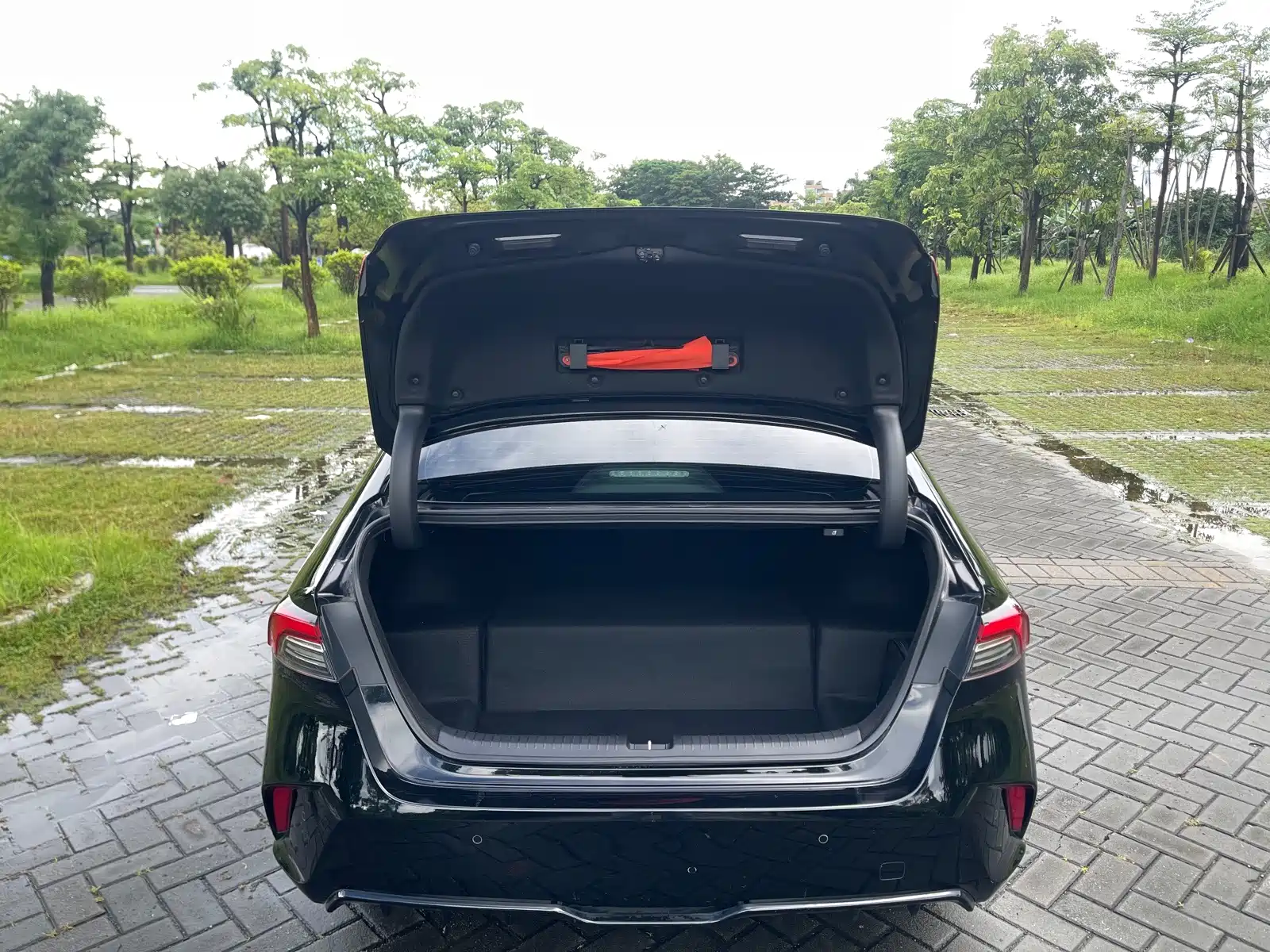 Photo 21 - Honda Inspire Hybrid