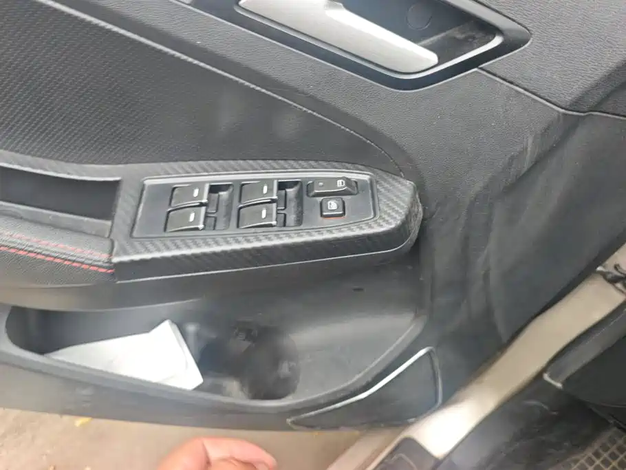 Фото 7 - Geely Vision