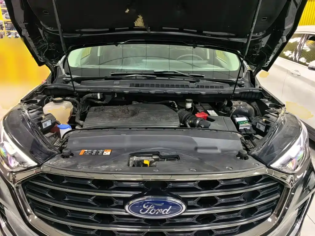 Фото 20 - Ford Edge