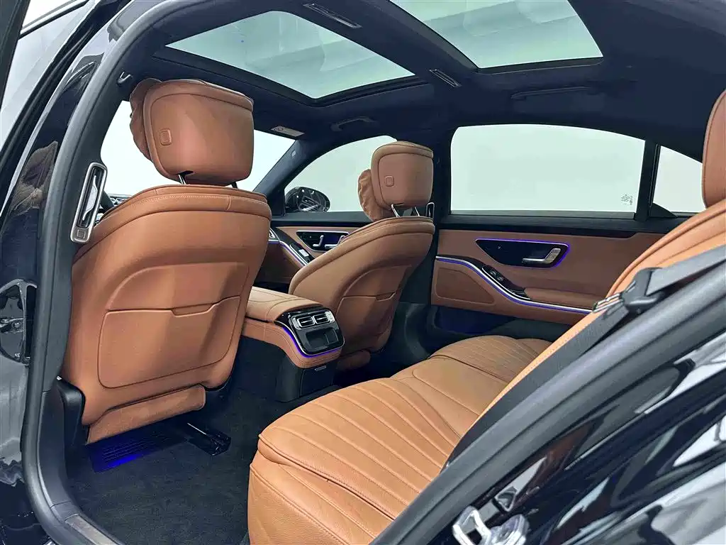 Фото 20 - Mercedes-Benz S-Class