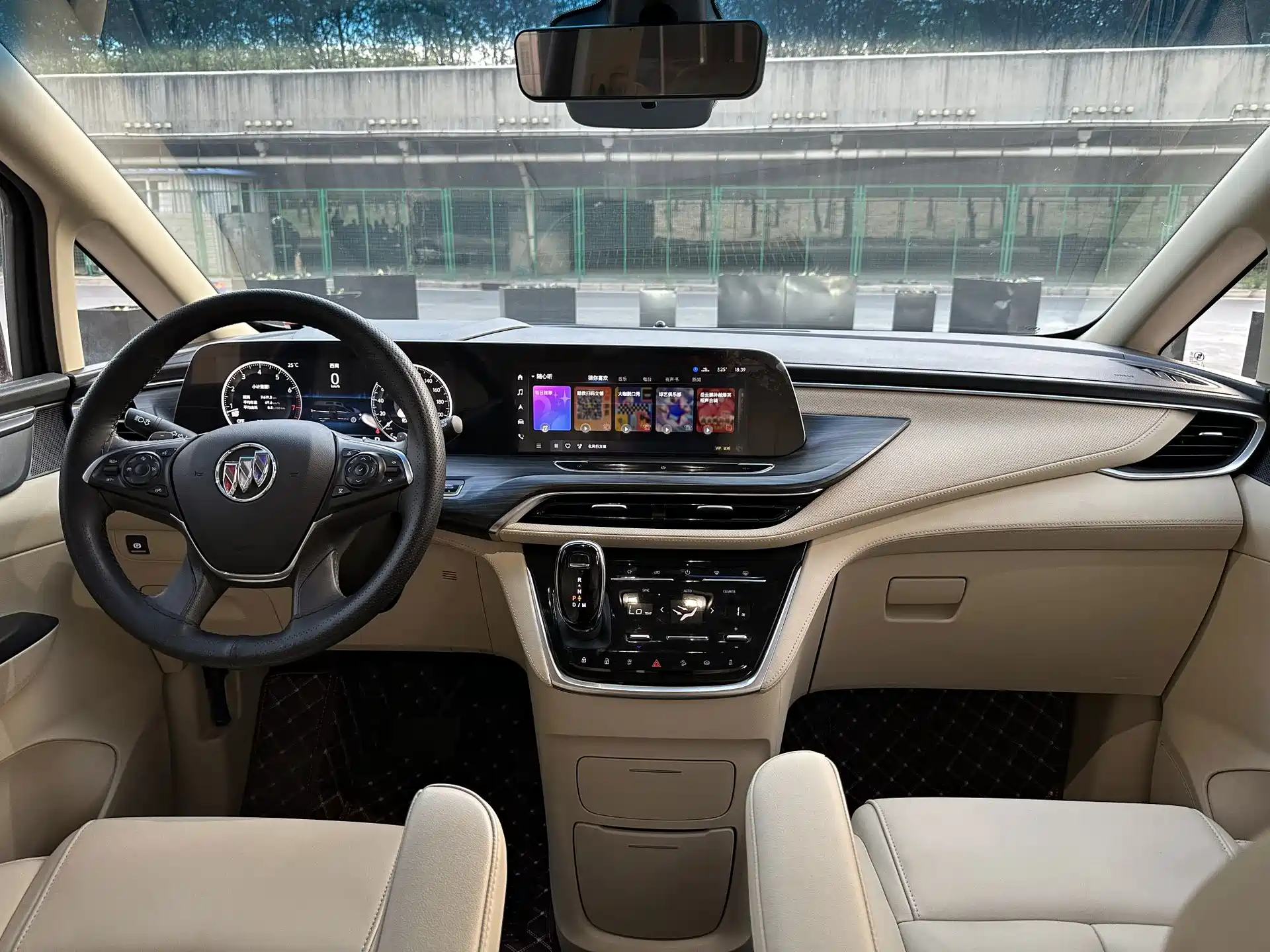 Фото 13 - Buick GL8
