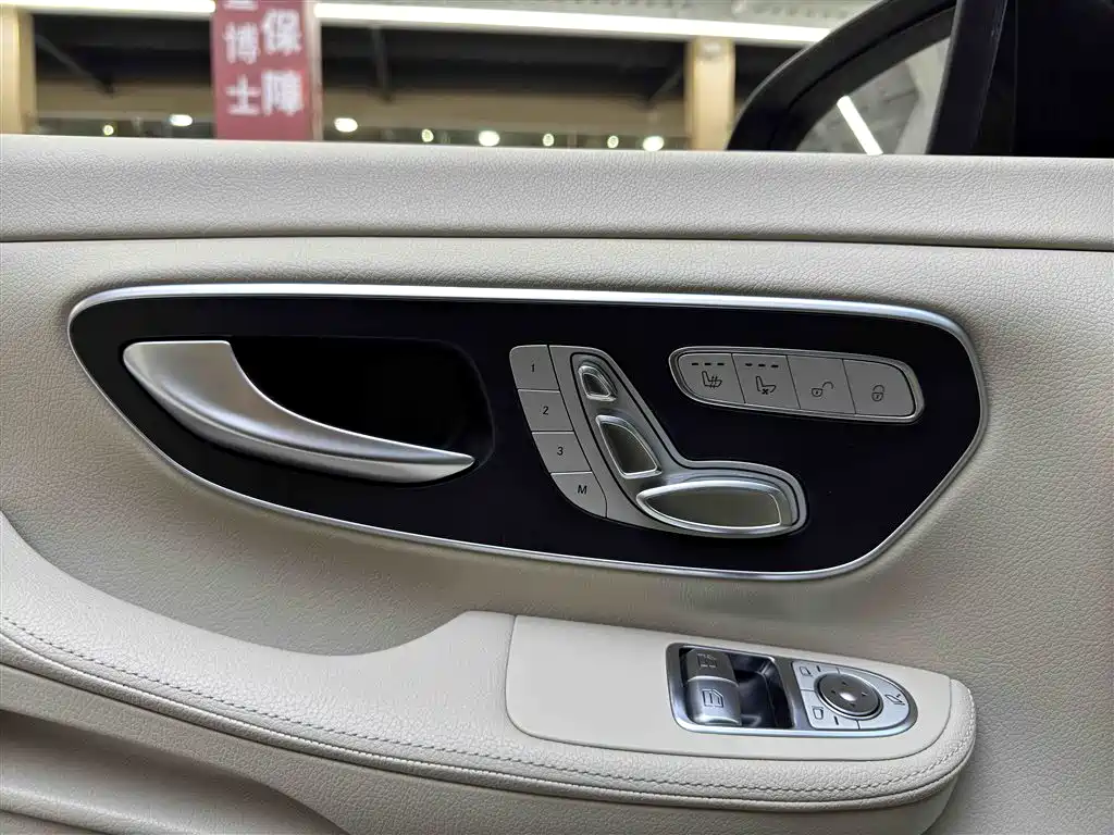 Mercedes-Benz V-Class 2018 V 260 L Premium Long Version China V фото 14