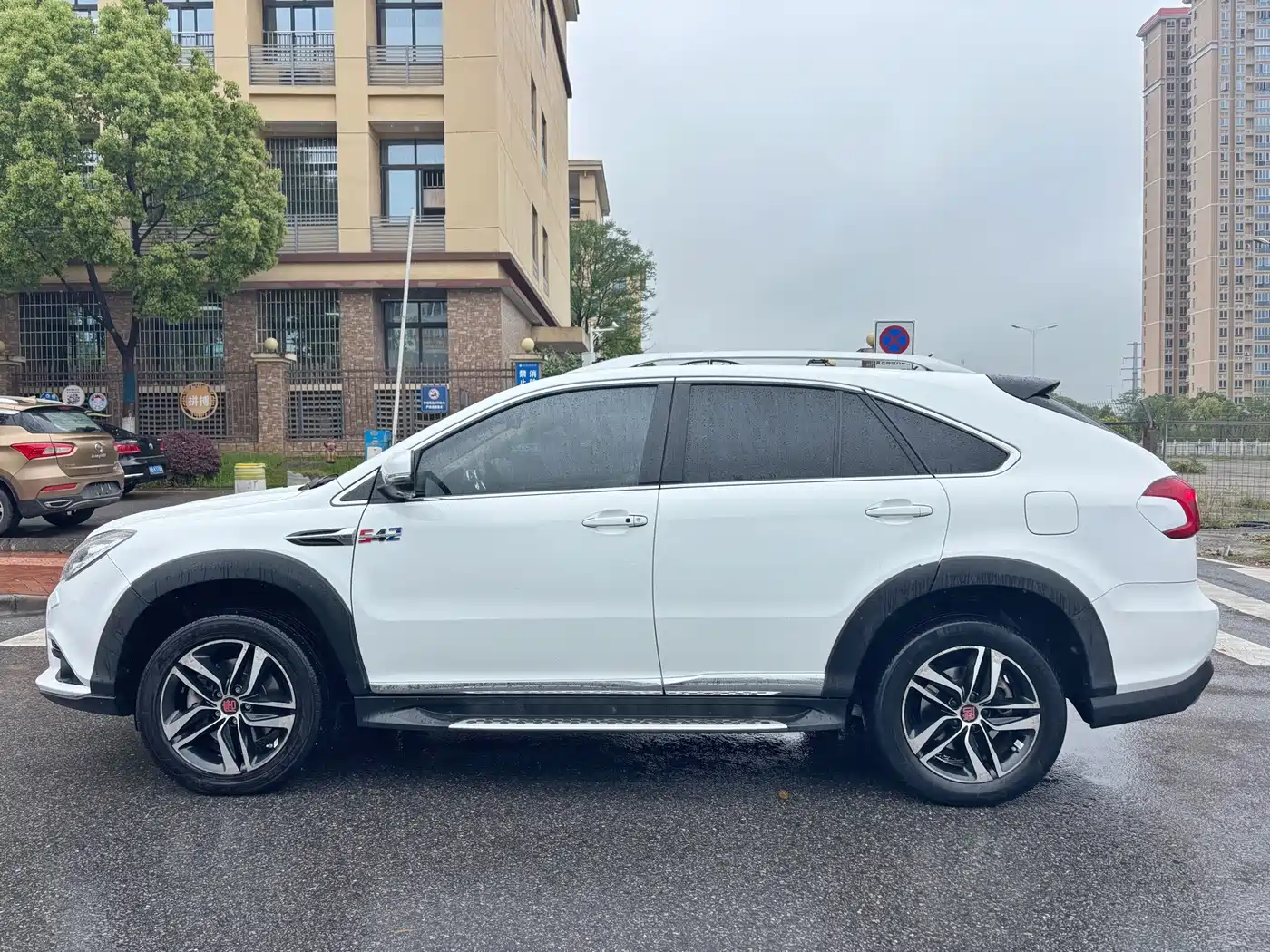 BYD Tang New Energy 2015 2.0T 4WD Flagship фото 6