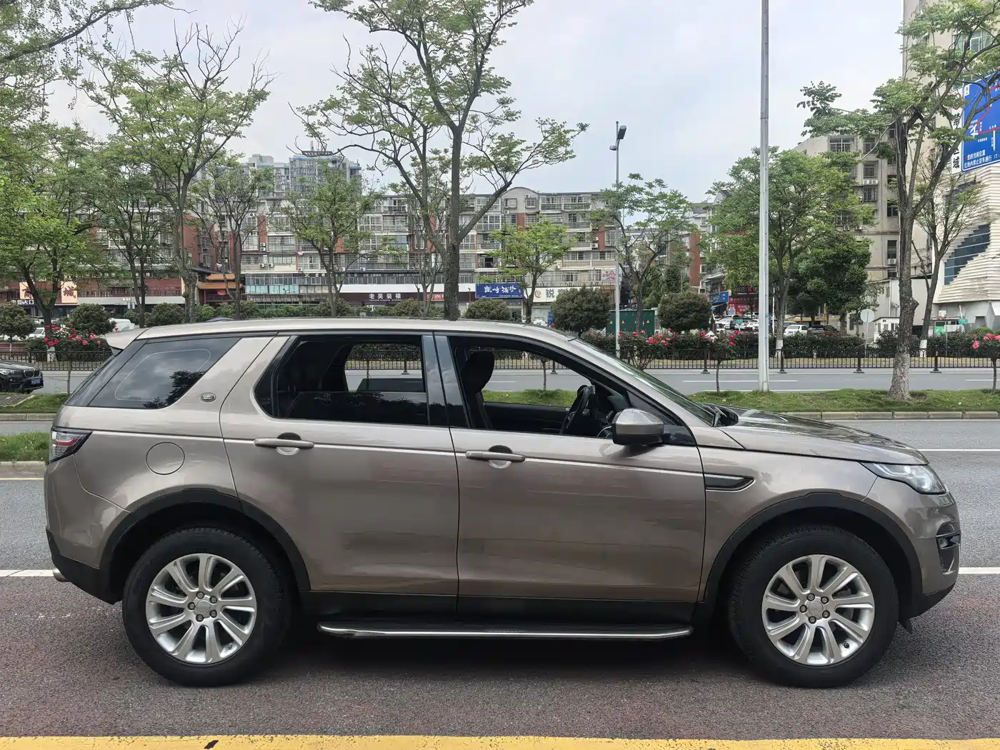 Land Rover Discovery Sport 2016 2.0T SE фото 5
