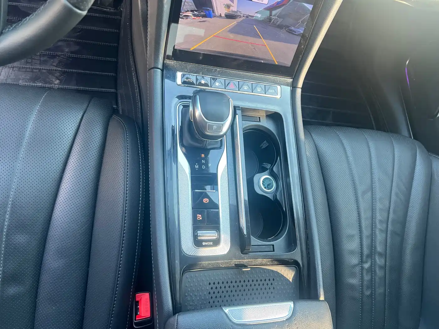 Hongqi H5 2024 2.0T Automatic Smart Connect Flag Leader Edition фото 9