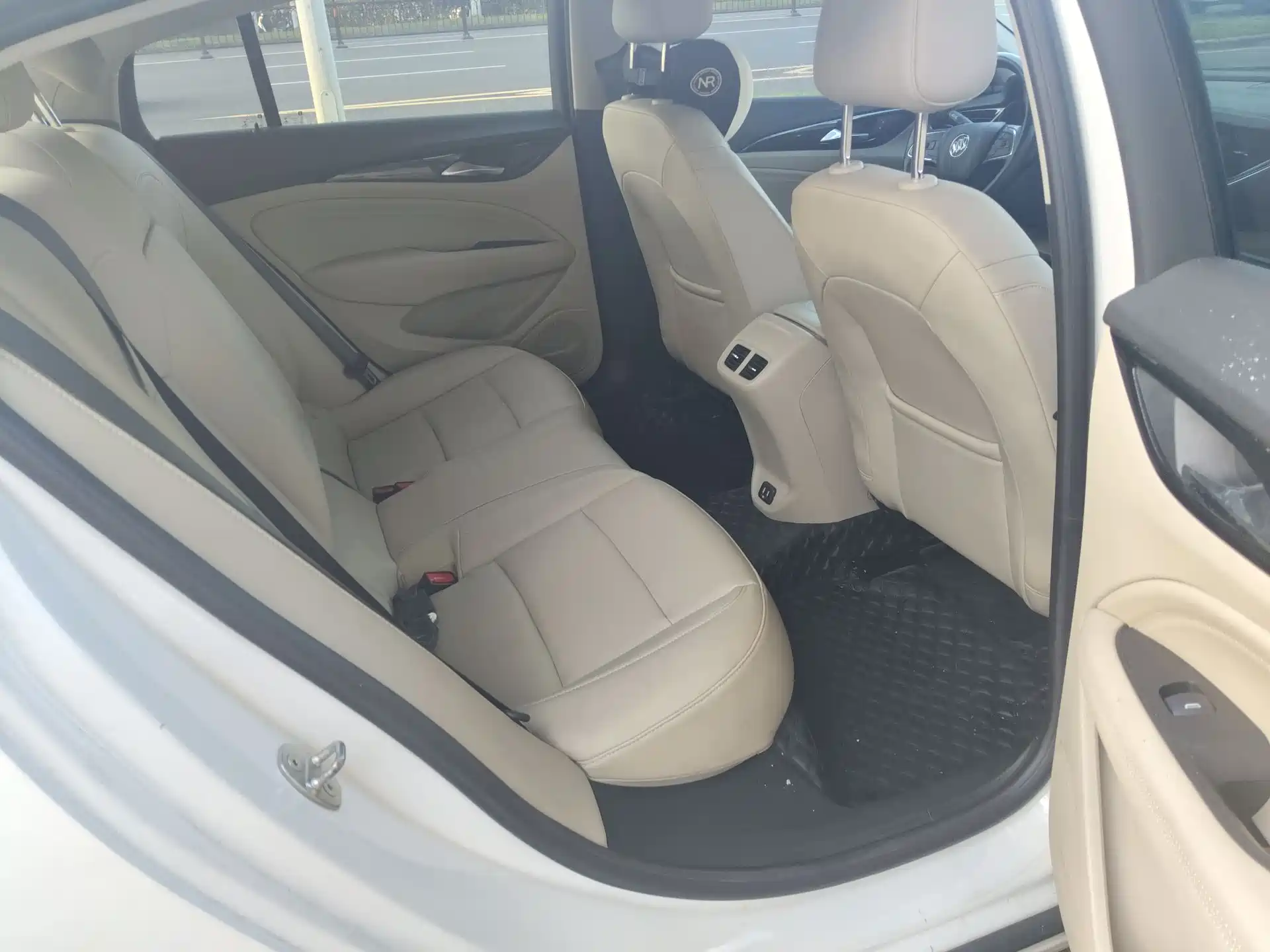 صورة 12 - Buick Regal
