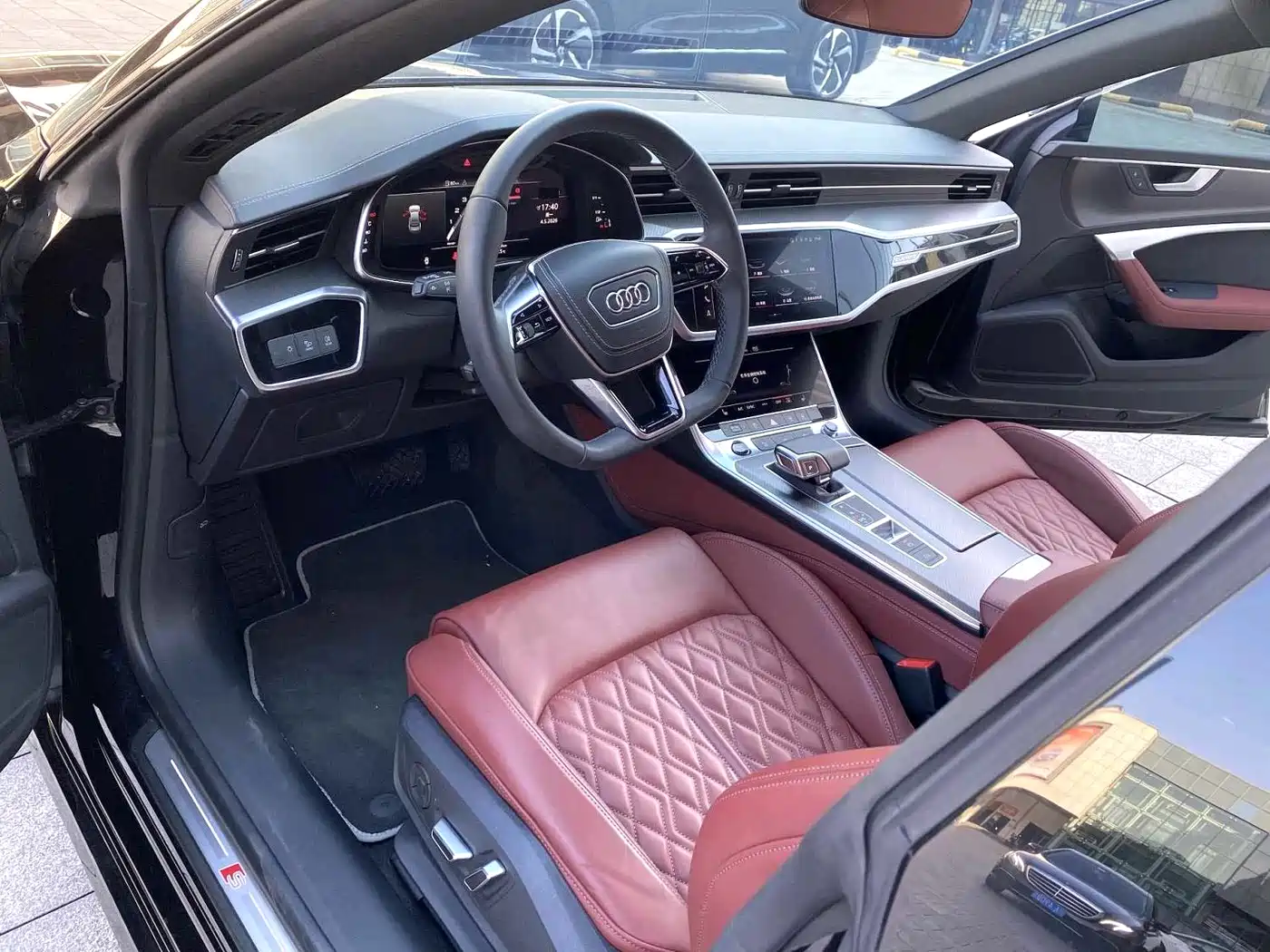 Audi A7L 2024 45 TFSI quattro S-line Black Warrior Edition фото 3