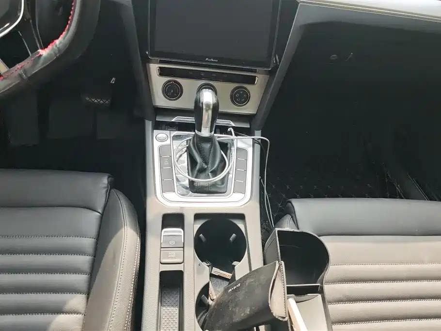 Volkswagen Magotan 2018 280TSI DSG Comfort фото 16