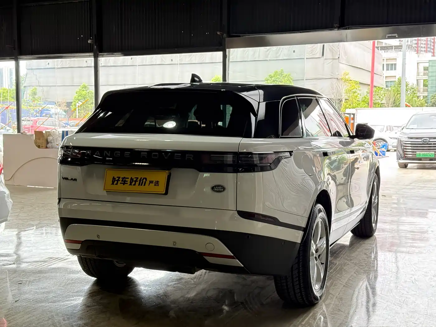 Land Rover Range Rover Velar 2024 S фото 9