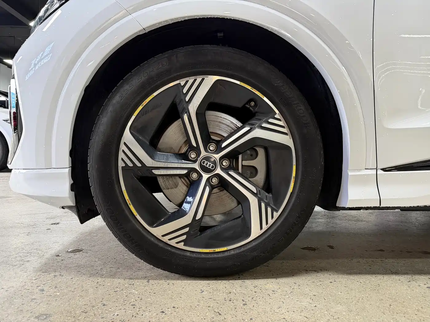 Photo 24 - Audi Q4 e-tron
