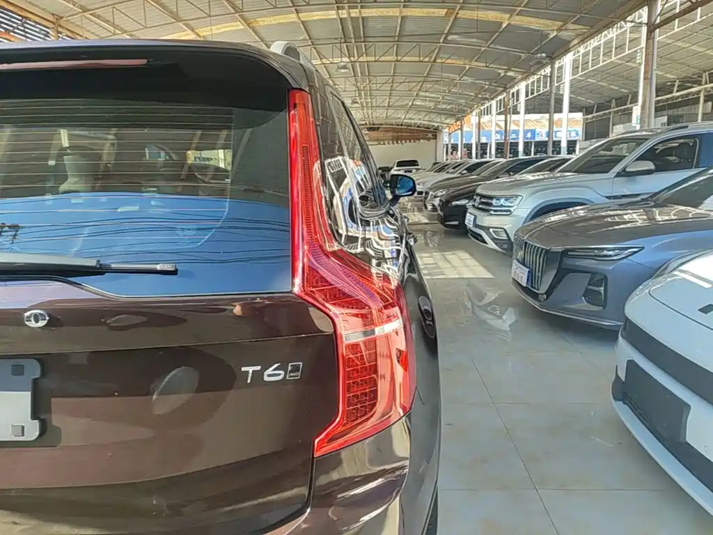 صورة 8 - Volvo XC90
