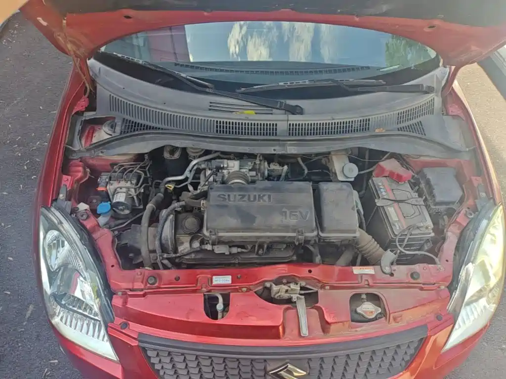 Фото 20 - Suzuki Swift