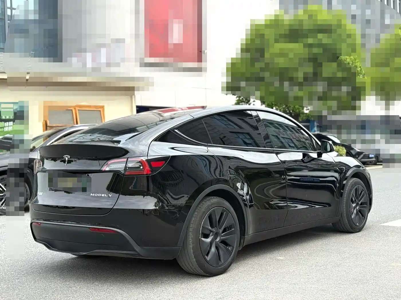 TESLA MODEL Y