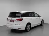 Photo 2 - Buick GL6