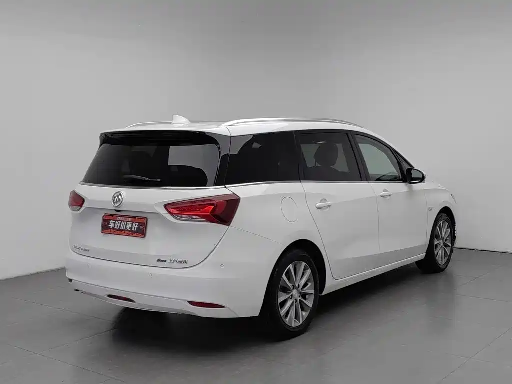 Photo 2 - Buick GL6