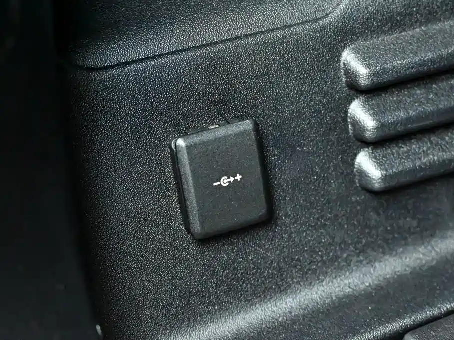 Фото 32 - Land Rover Defender