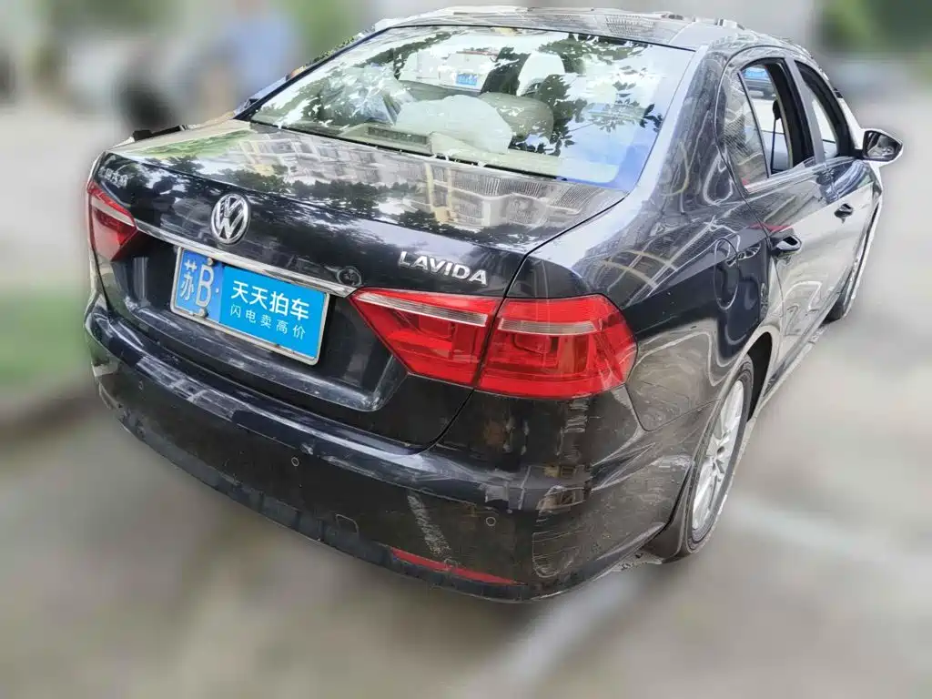 Photo 2 - Volkswagen Lavida
