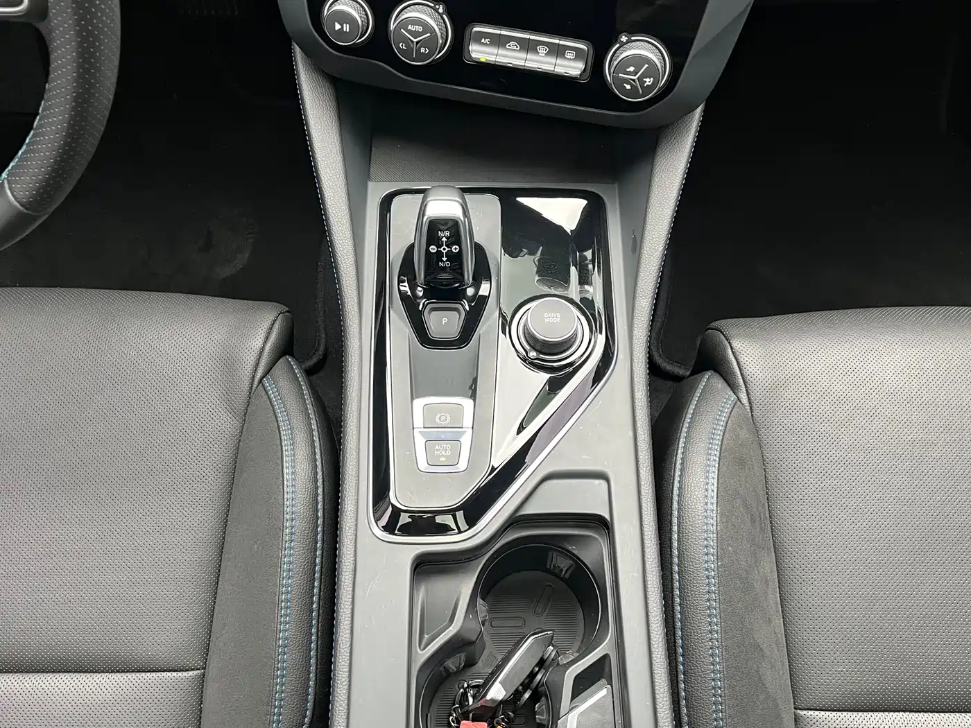 Lynk & Co 03 New Energy 2021 1.5T PHEV Pro фото 13