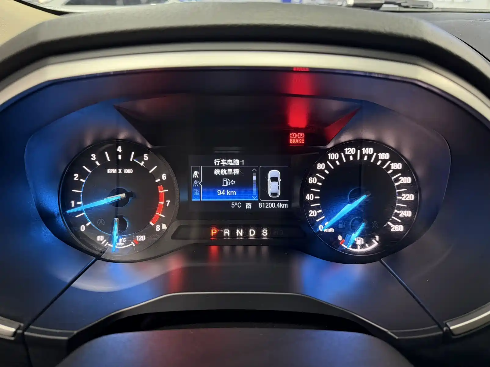 Фото 10 - Ford Edge