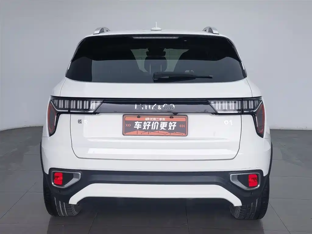 Lynk & Co 01 2017 2.0T 2WD Pro Version фото 4