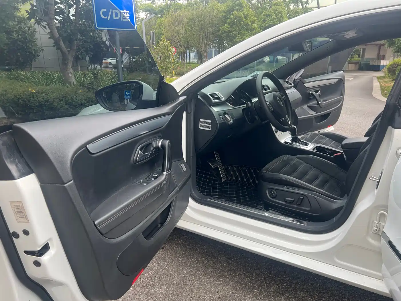 Volkswagen FAW-Volkswagen CC 2016 Model 1.8TSI Premium фото 4