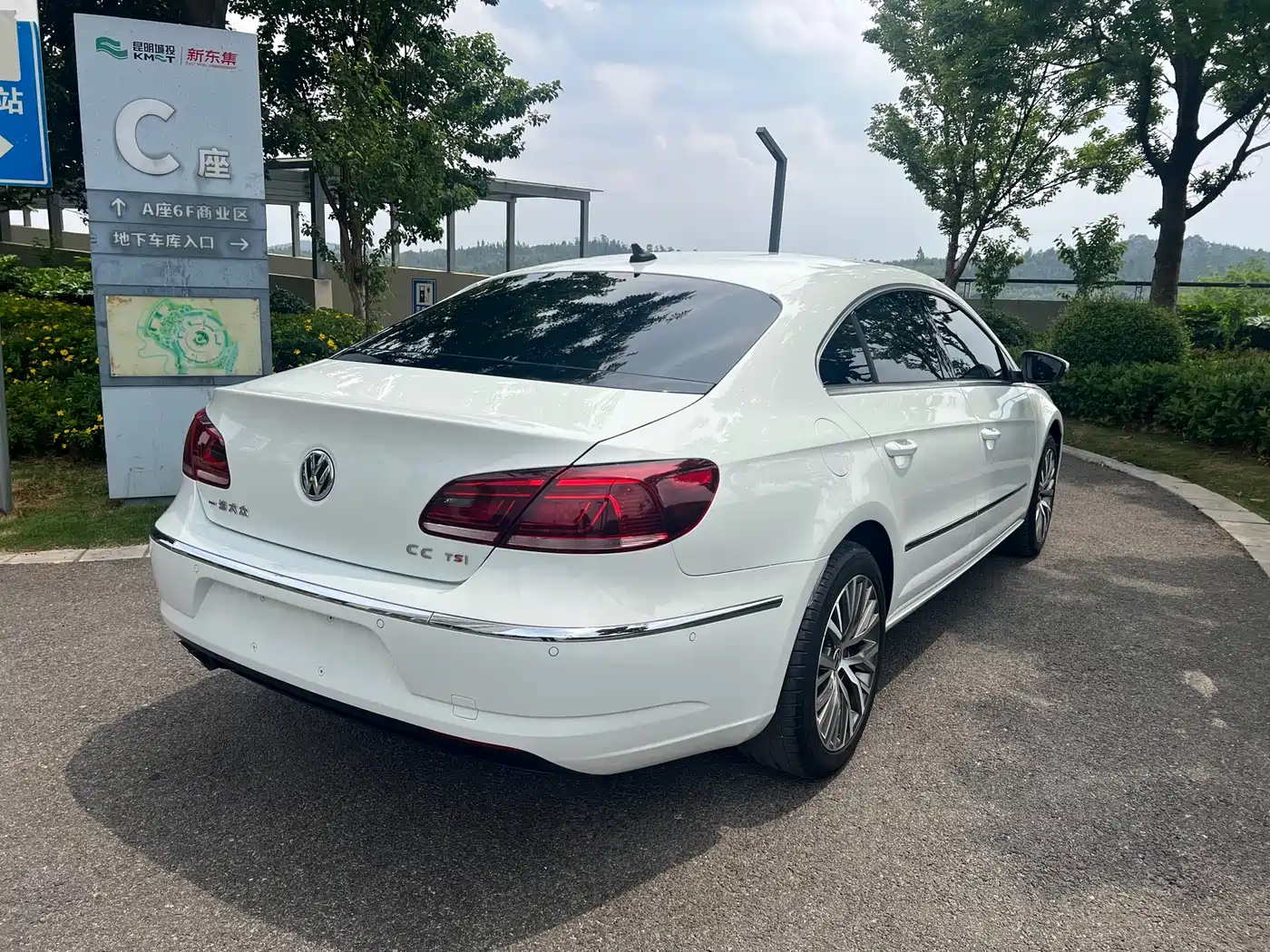 Volkswagen FAW-Volkswagen CC 2016 Model 1.8TSI Premium фото 15