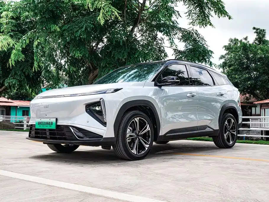 Geely Galaxy Galaxy L7 2025 EM-i 115km Explorer+ Edition