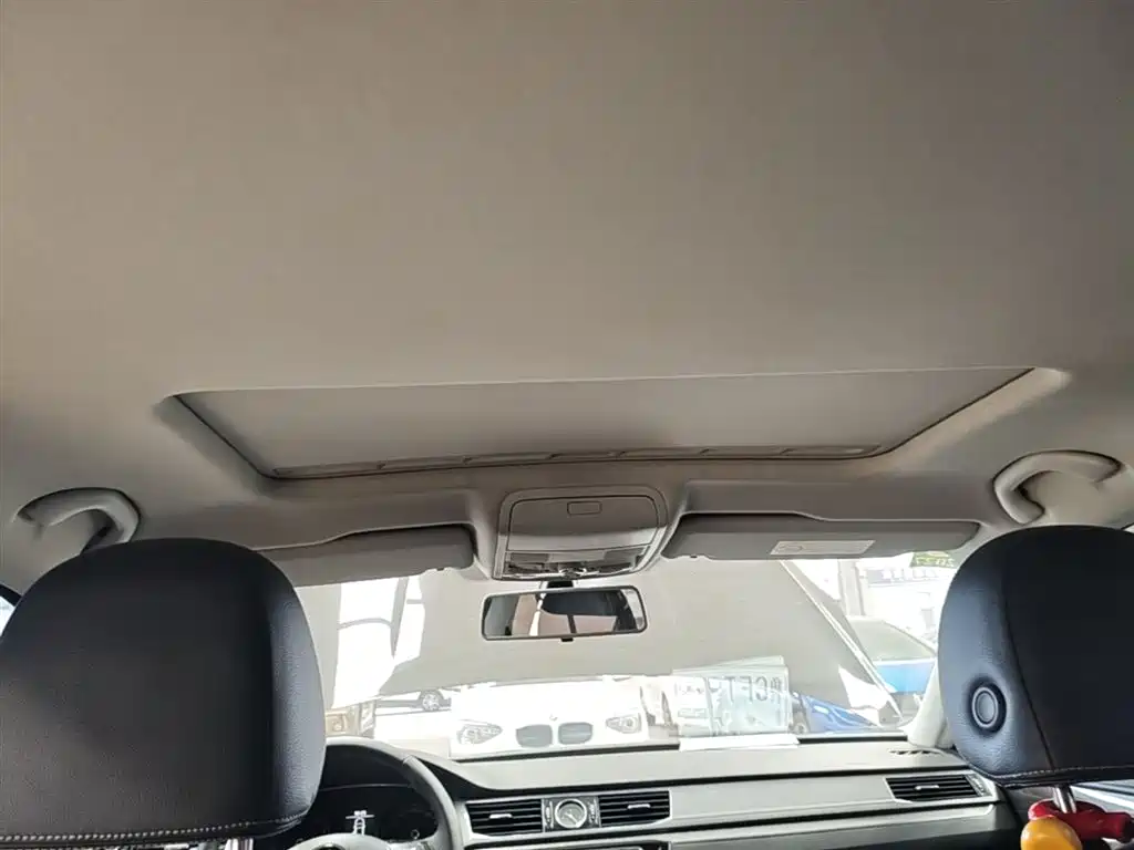Volkswagen Passat 2017 330TSI DSG Prestige фото 18