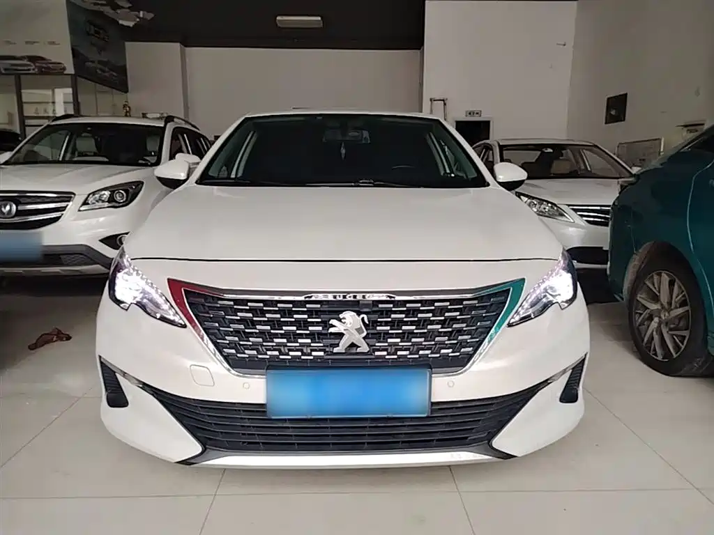 Peugeot 408 2020 360THP 10th Anniversary Commemorative Edition фото 3