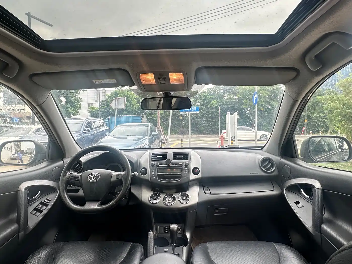 Toyota RAV4 Rongfang 2011 2.4L Automatic 4WD Luxury Edition фото 5