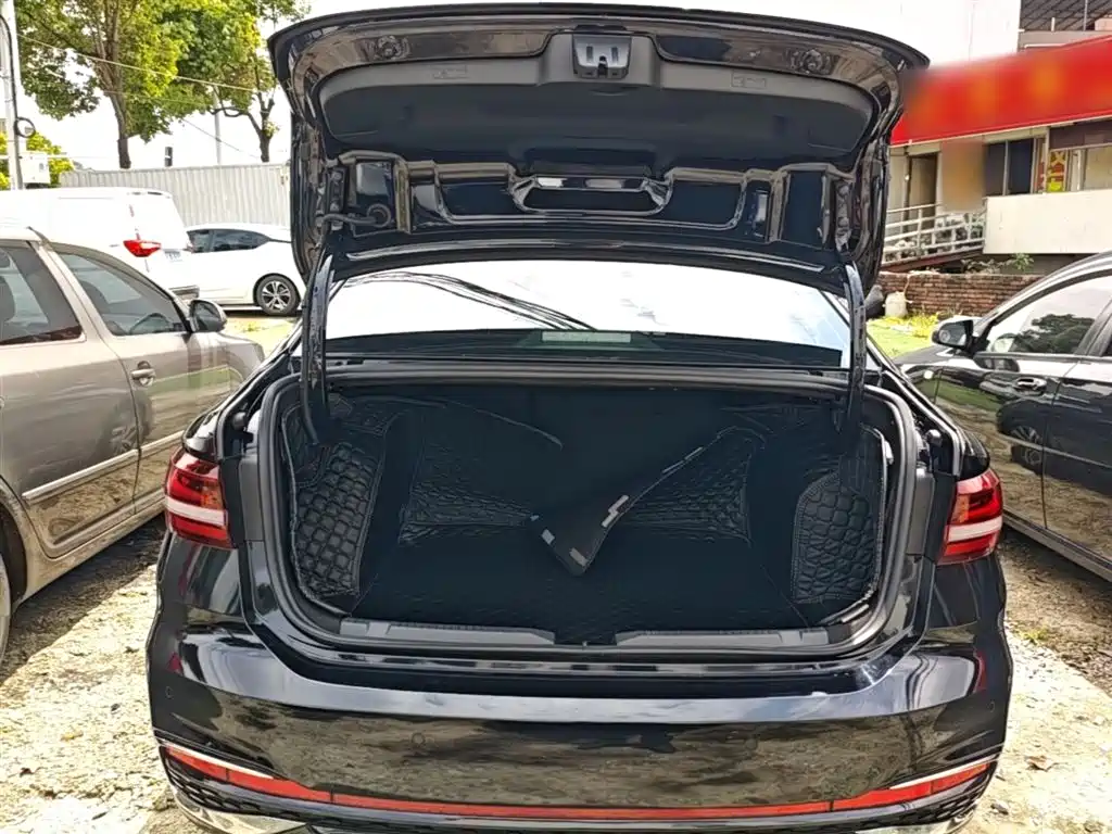 Volkswagen Lavida 2024 Model 300TSI DSG Starlight Full Comfort Edition фото 19