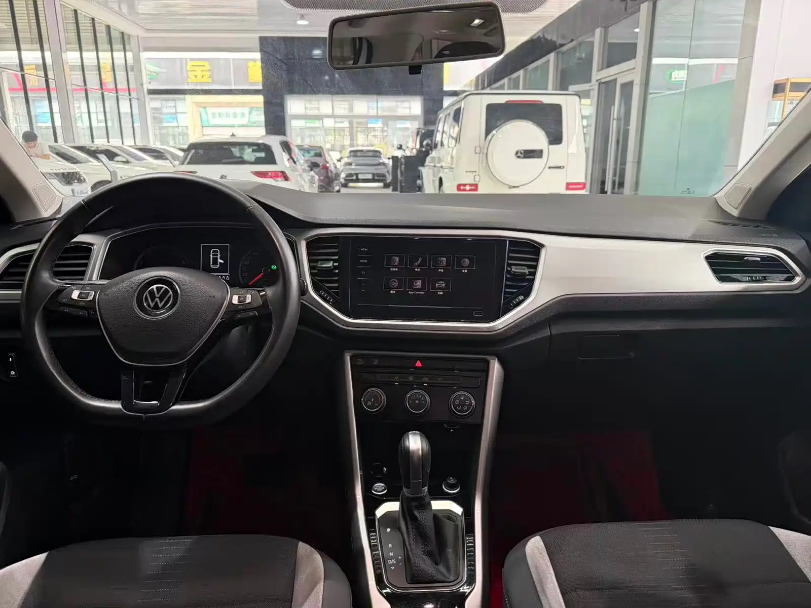 صورة 9 - Volkswagen T-ROC
