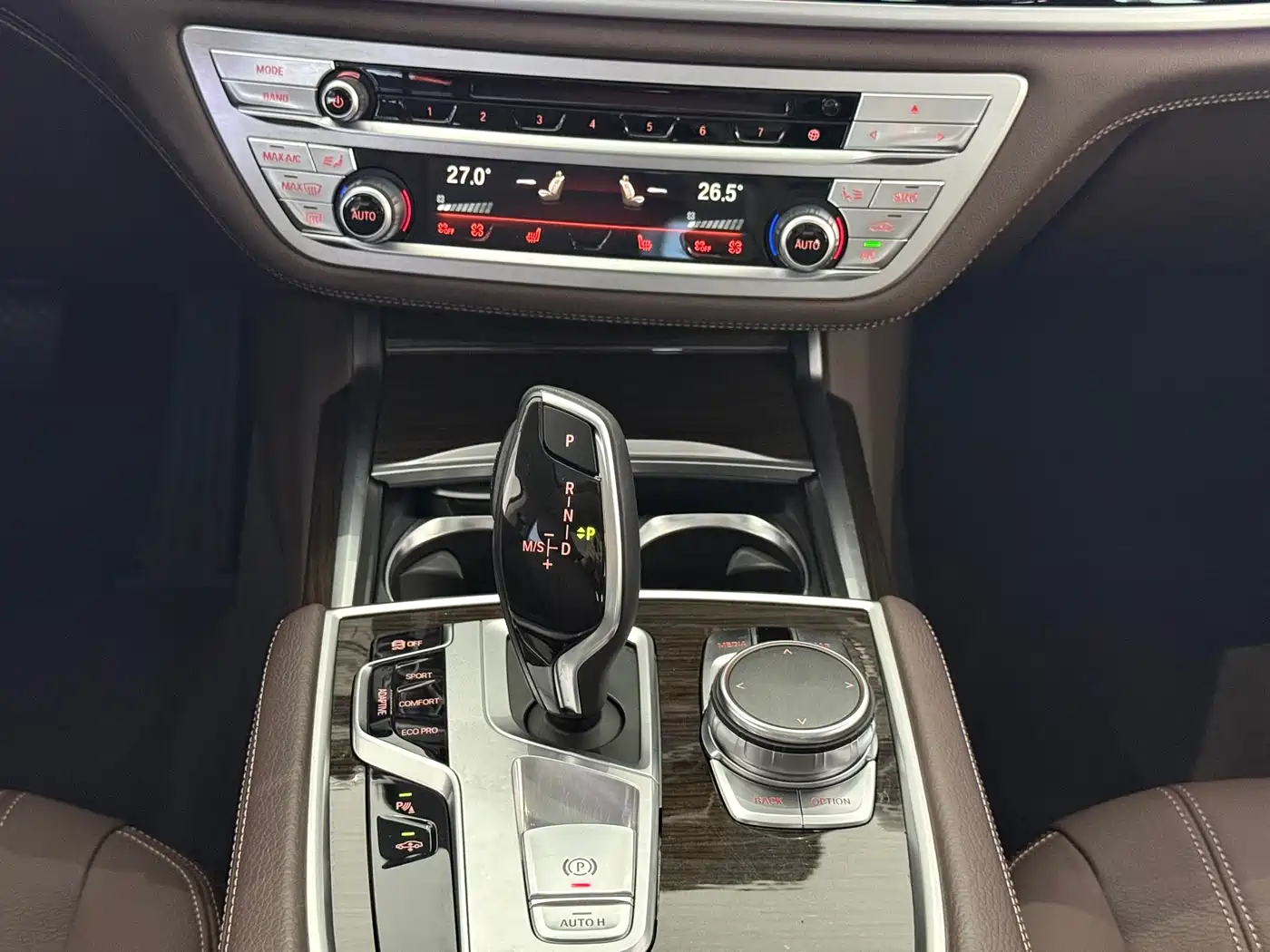 BMW 7 Series 2016 730Li Leading фото 10