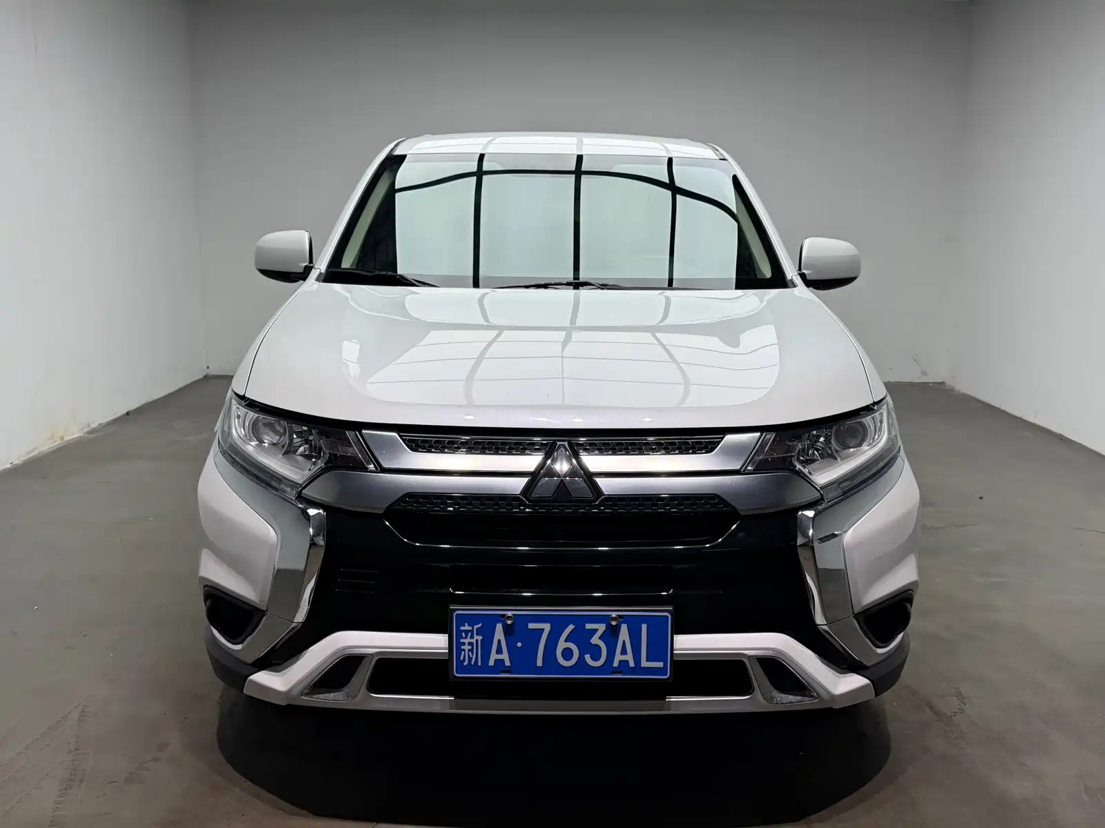 صورة 2 - Mitsubishi Outlander