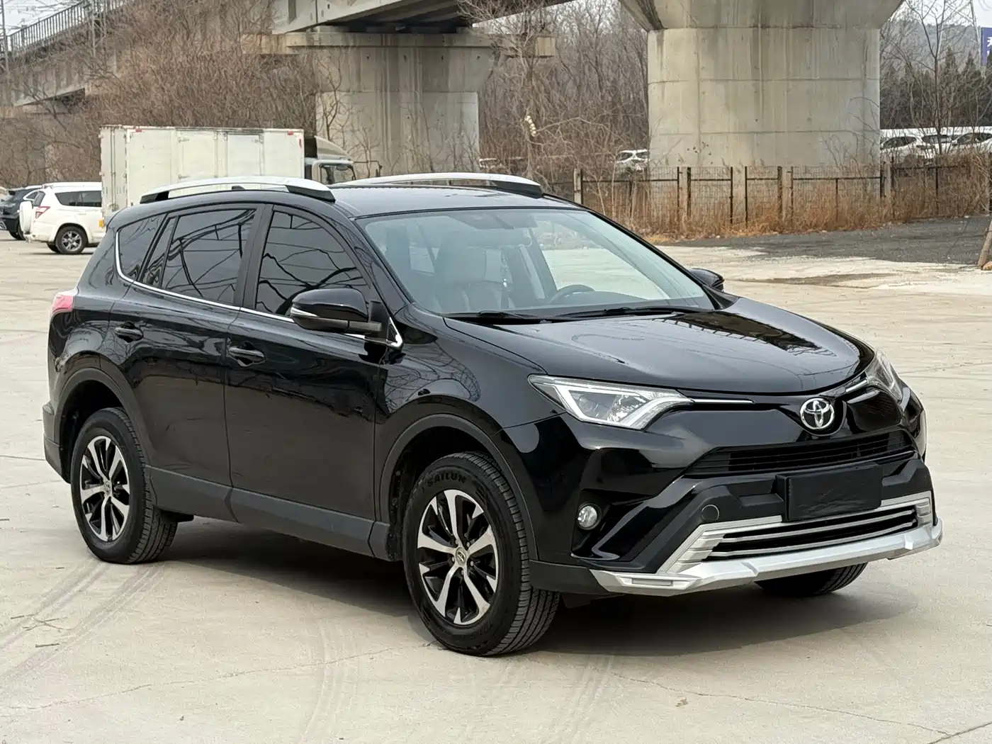Toyota RAV4 Rongfang 2016 2.0L CVT 2WD Urban (China V) фото 3