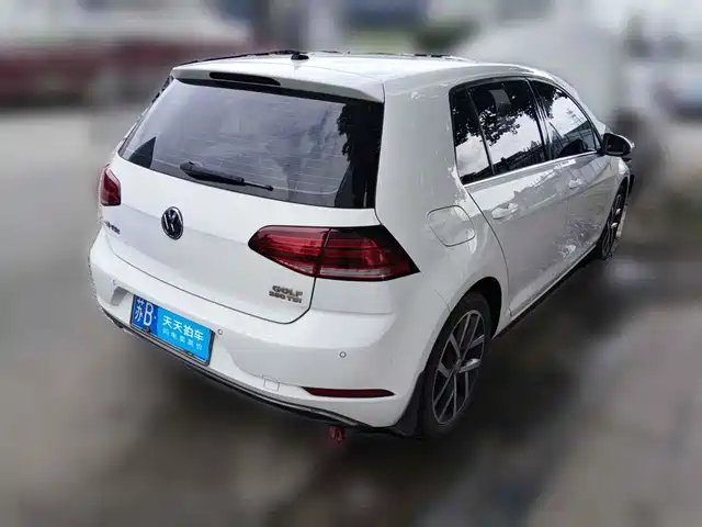Volkswagen Golf 2020 Beloved Edition 280TSI DSG Comfort — фото 2